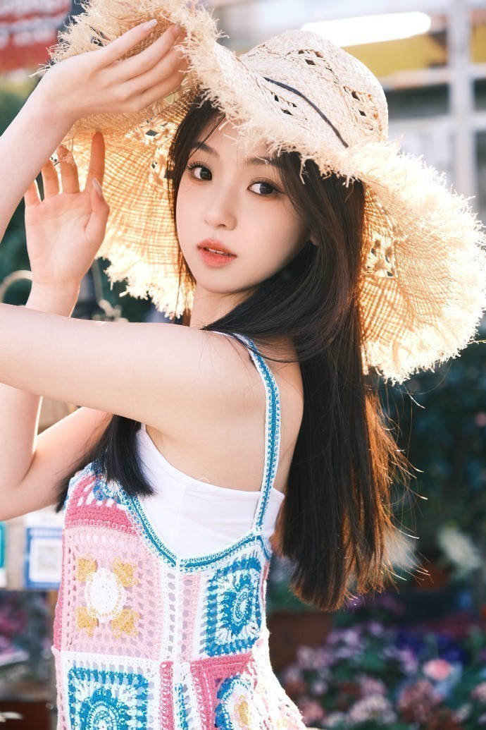 鬓边不是海棠红